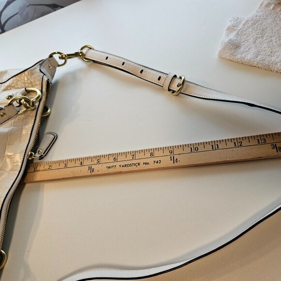 Coach Creme Large Satchel - Picture 9 of 16